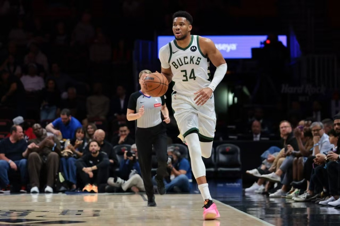 必赢体育官方网站-NBA超级得分手分档：麦迪字母哥仅三档，詹皇库里二档，一档4人|德维恩·韦德|艾弗森|威尔金斯|吉安尼斯·安特托孔波|恩比德_新浪体育_新浪新闻